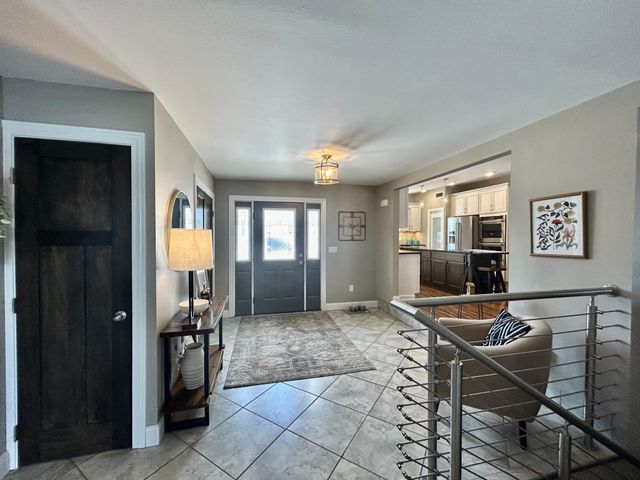 1026 6th Avenue NE, Valley City, ND 58072