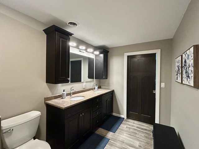 1026 6th Avenue NE, Valley City, ND 58072
