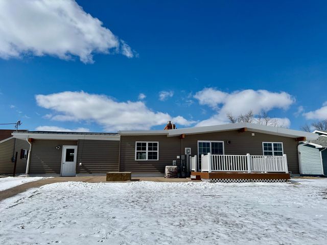 1026 6th Avenue NE, Valley City, ND 58072