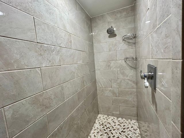 1026 6th Avenue NE, Valley City, ND 58072