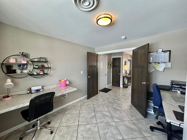 1026 6th Avenue NE, Valley City, ND 58072