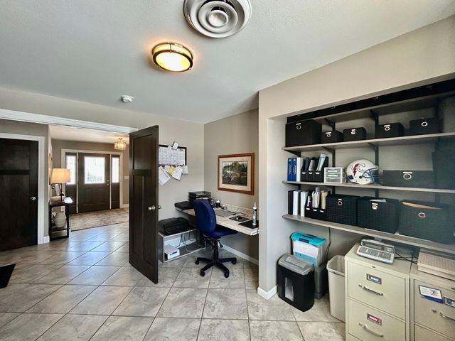1026 6th Avenue NE, Valley City, ND 58072