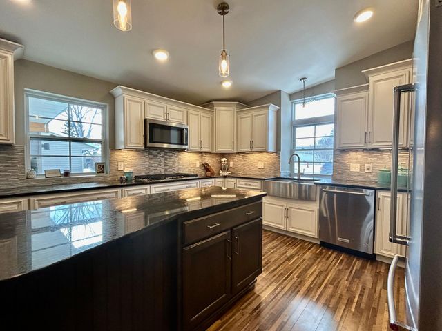 1026 6th Avenue NE, Valley City, ND 58072