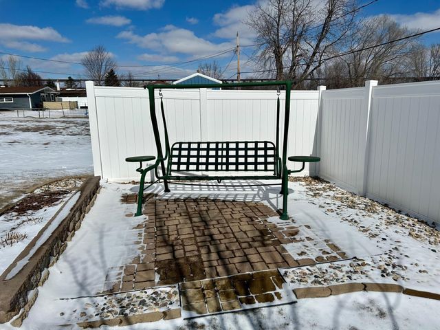 1026 6th Avenue NE, Valley City, ND 58072
