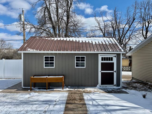 1026 6th Avenue NE, Valley City, ND 58072