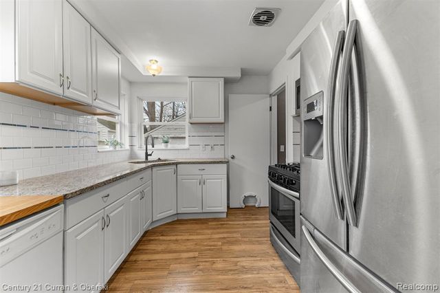 304 Draper Avenue, Pontiac, MI 48341