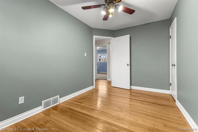 304 Draper Avenue, Pontiac, MI 48341
