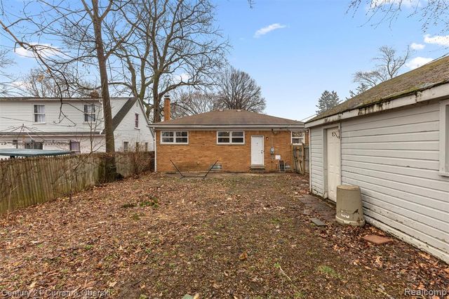 304 Draper Avenue, Pontiac, MI 48341