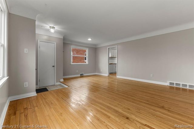 304 Draper Avenue, Pontiac, MI 48341
