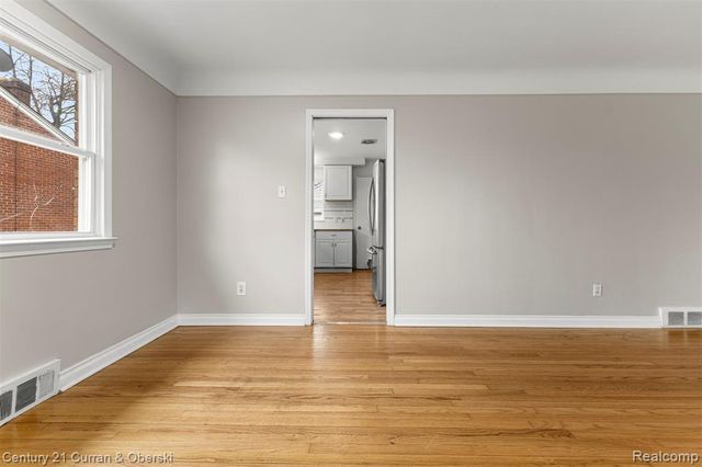 304 Draper Avenue, Pontiac, MI 48341