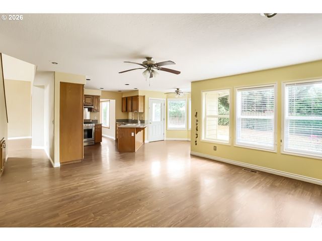 13417 SQUIRE Dr, Oregon City, OR 97045