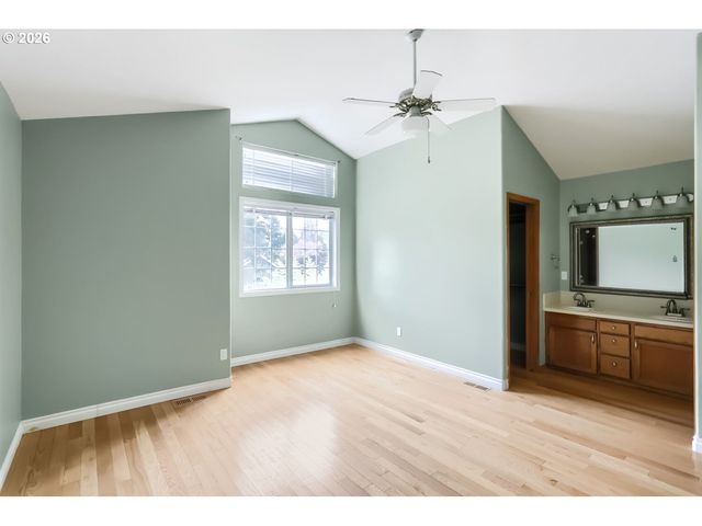 13417 SQUIRE Dr, Oregon City, OR 97045