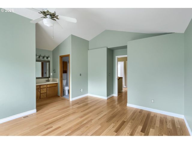 13417 SQUIRE Dr, Oregon City, OR 97045
