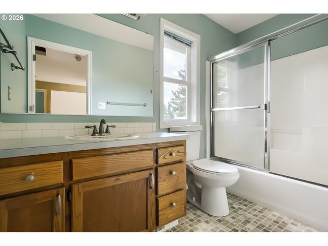 13417 SQUIRE Dr, Oregon City, OR 97045