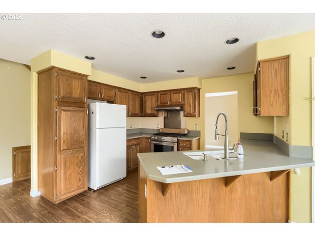 13417 SQUIRE Dr, Oregon City, OR 97045
