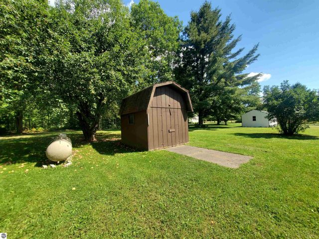 1167 S Taxiway Hotel, Lake City, MI 49651