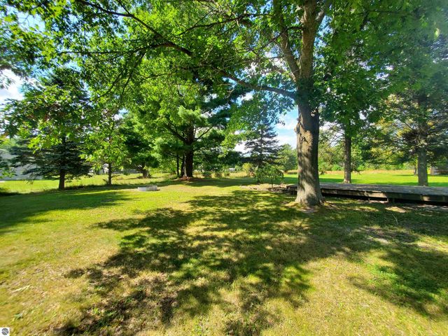 1167 S Taxiway Hotel, Lake City, MI 49651