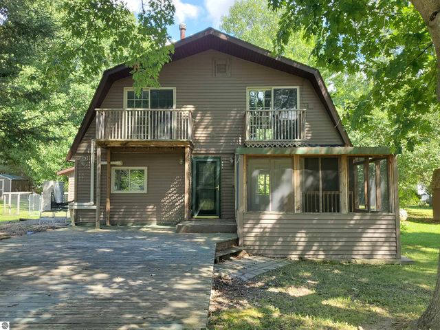 1167 S Taxiway Hotel, Lake City, MI 49651