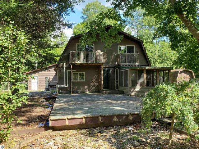 1167 S Taxiway Hotel, Lake City, MI 49651