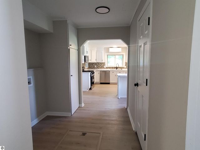 1167 S Taxiway Hotel, Lake City, MI 49651