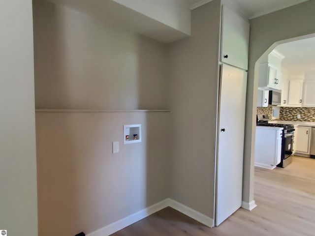 1167 S Taxiway Hotel, Lake City, MI 49651