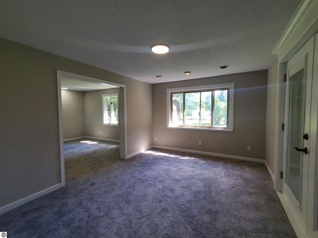 1167 S Taxiway Hotel, Lake City, MI 49651