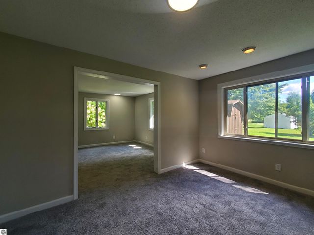 1167 S Taxiway Hotel, Lake City, MI 49651