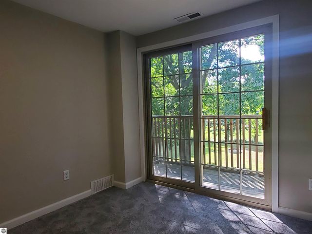 1167 S Taxiway Hotel, Lake City, MI 49651