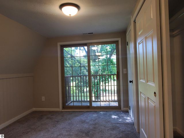 1167 S Taxiway Hotel, Lake City, MI 49651