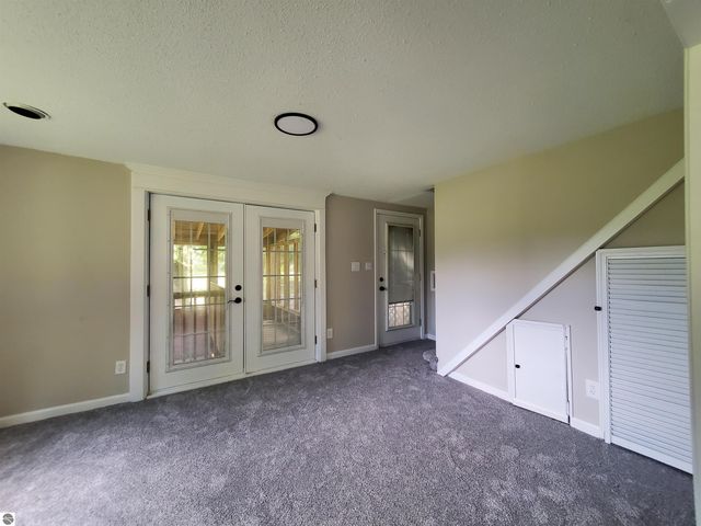 1167 S Taxiway Hotel, Lake City, MI 49651