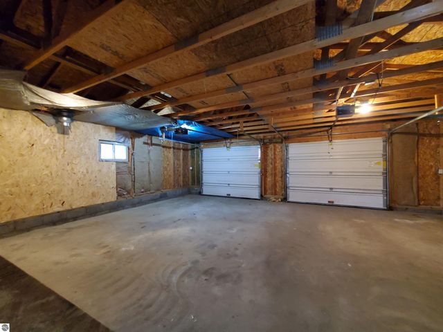 1167 S Taxiway Hotel, Lake City, MI 49651