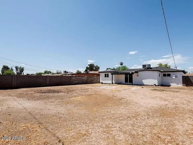 2915 W GRISWOLD Road, Phoenix, AZ 85051