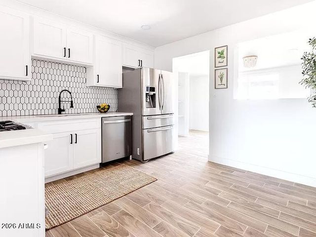 2915 W GRISWOLD Road, Phoenix, AZ 85051