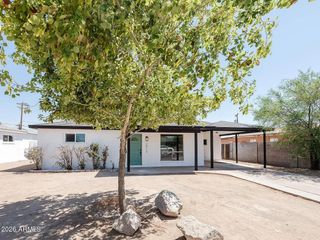 2915 W GRISWOLD Road, Phoenix, AZ 85051