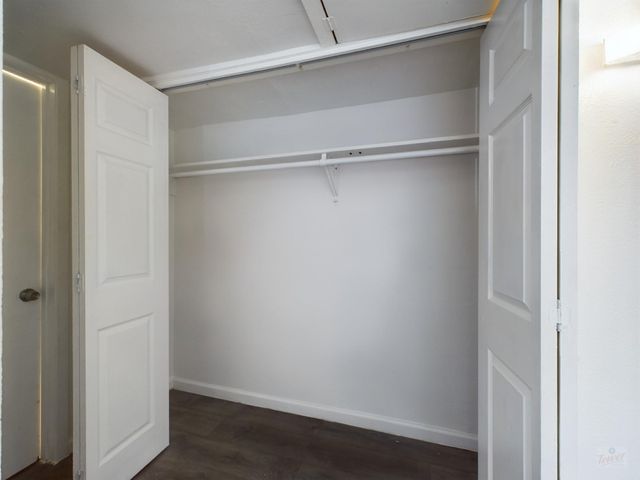 2124 Burton DR 140, Austin, TX 78741