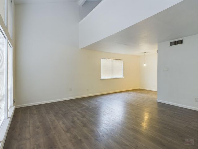 2124 Burton DR 140, Austin, TX 78741