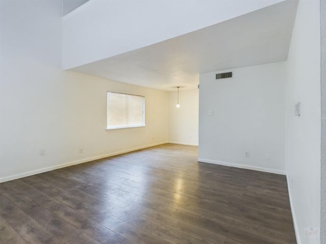 2124 Burton DR 140, Austin, TX 78741