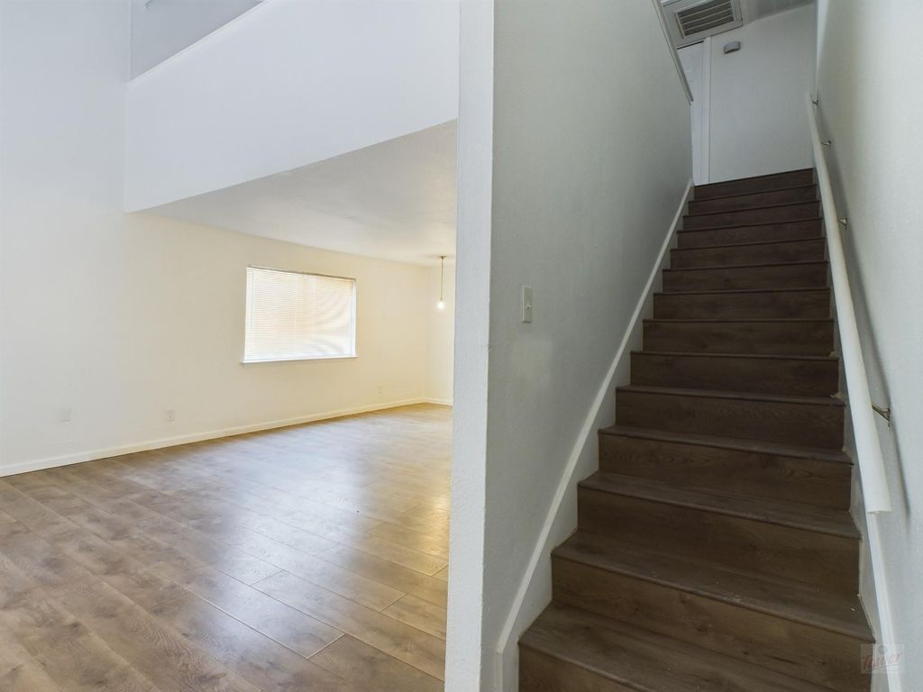 2124 Burton DR 140, Austin, TX 78741