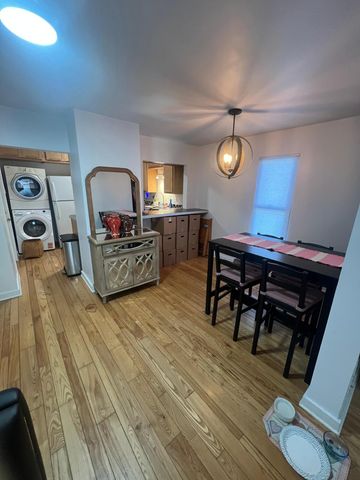 1218 University Avenue NE, Minneapolis, MN 55413