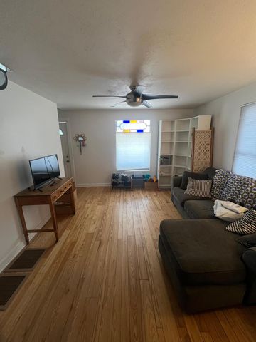 1218 University Avenue NE, Minneapolis, MN 55413