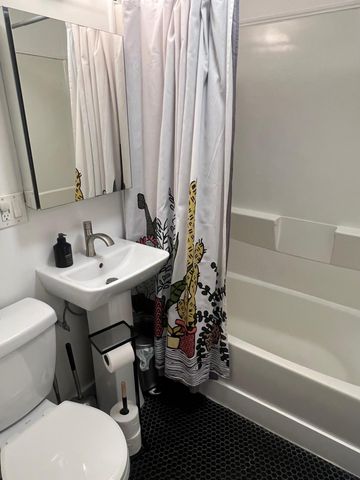 1218 University Avenue NE, Minneapolis, MN 55413