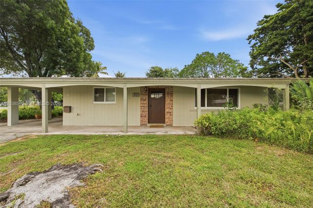 4891 NW 5th St, Plantation, FL 33317