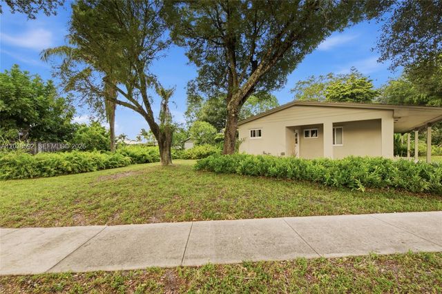 4891 NW 5th St, Plantation, FL 33317