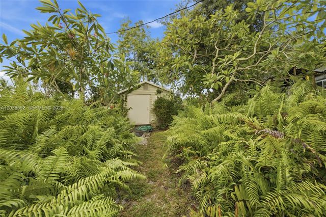 4891 NW 5th St, Plantation, FL 33317