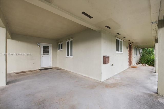 4891 NW 5th St, Plantation, FL 33317