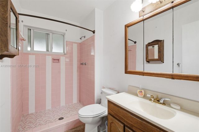 4891 NW 5th St, Plantation, FL 33317