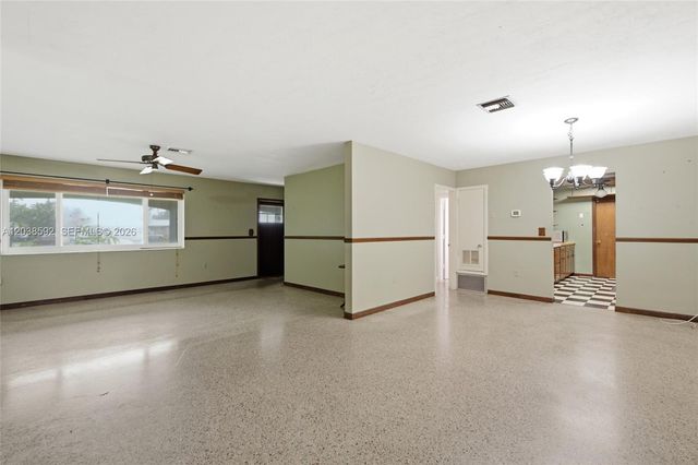 4891 NW 5th St, Plantation, FL 33317