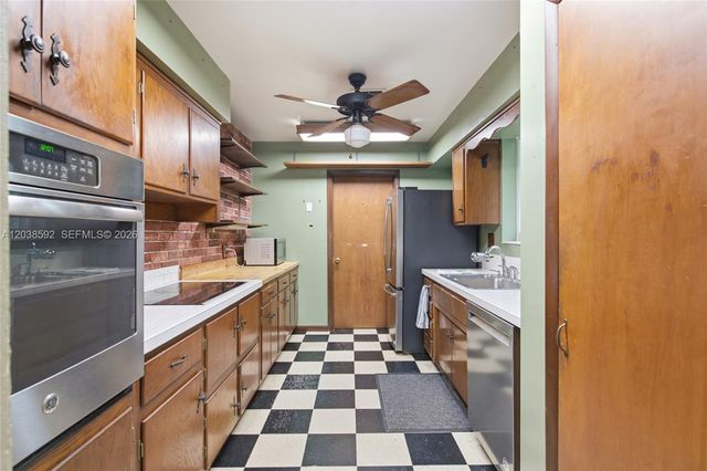 4891 NW 5th St, Plantation, FL 33317