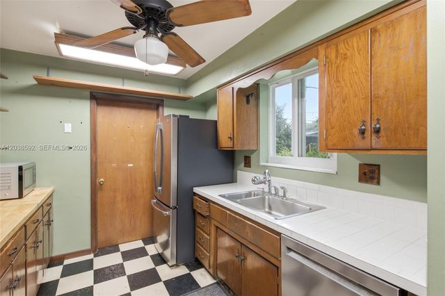 4891 NW 5th St, Plantation, FL 33317