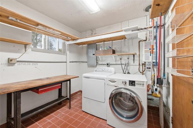 4891 NW 5th St, Plantation, FL 33317